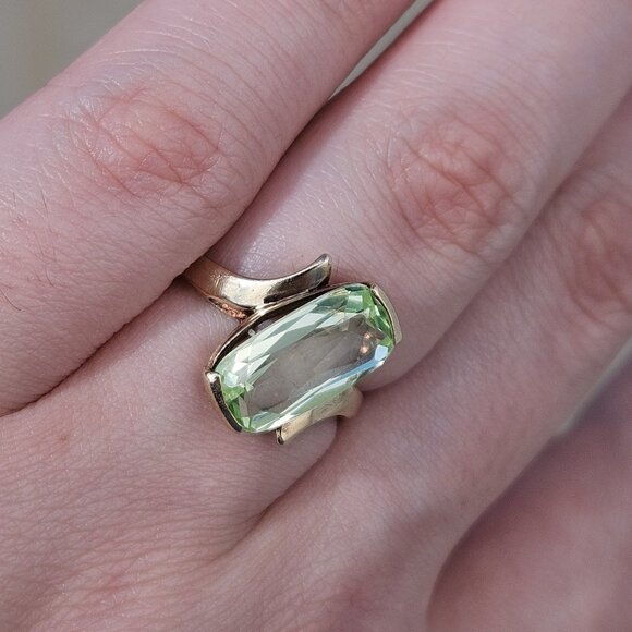 10K Yellow Gold Elongated Cushion Cut Uranium Glass Cocktail Ring Size 6.25 - Picture 7 of 16